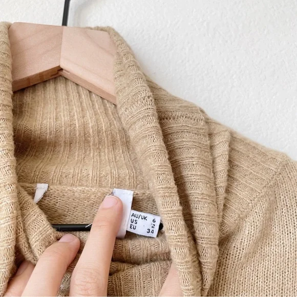 Princess Polly Zahara Cropped Turtleneck sweater balloon sleeves size 2 - Picture 3 of 4